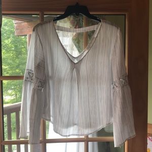 Vintage Havana White Flowy Long Sleeve